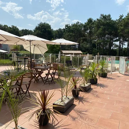 Renove Et Cosy Dans ラカノー