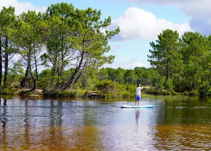 Renove Et Cosy Dans ラカノー